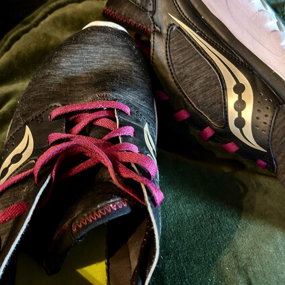 Saucony Kineta Relay Women's Running Shoe Heatherer Gray/Purple Laced - Picture 5 of 6